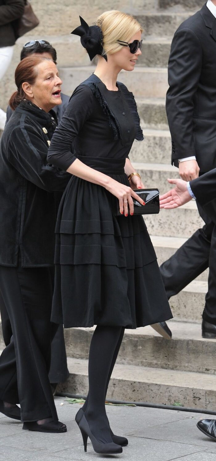 What to Wear to a Funeral: The Definitive Guide - Sympathy Message Ideas